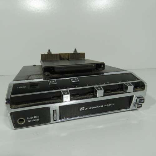 Vintage Automatic Radio 8 track player - Model SPC-5002 - Not tested