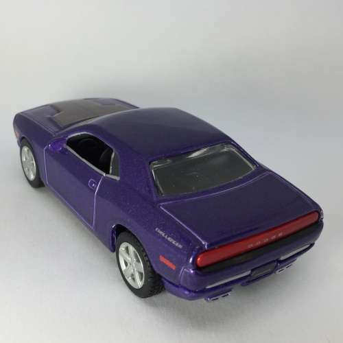 Maisto Dodge Challenger Concept model car - scale 1/43 - pull back action