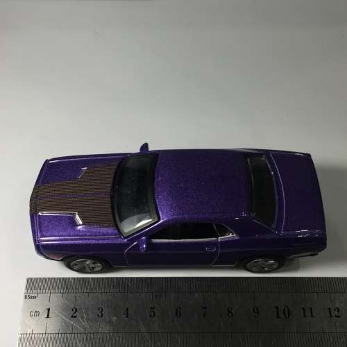 Maisto Dodge Challenger Concept model car - scale 1/43 - pull back action