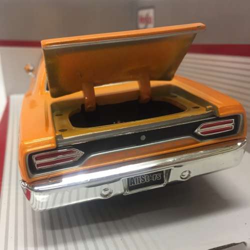 Maisto Custom shop 1970 Plymouth GTX model car - scale 1/25 in box