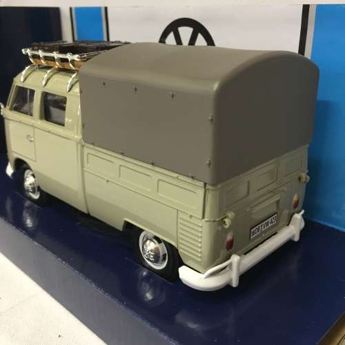 MotorMax Volkswagen Type 2 Double cab pickup van - scale 1/24 in box