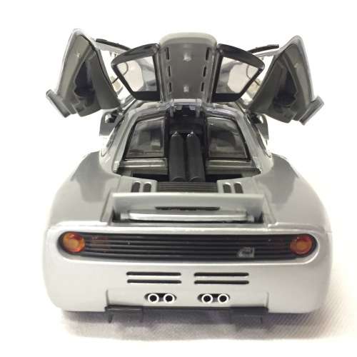 Maisto 1993 McLaren F1 model car - scale 1/18