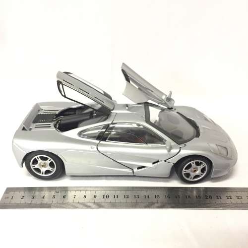 Maisto 1993 McLaren F1 model car - scale 1/18