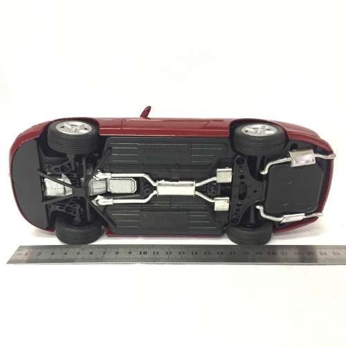 Maisto Jaguar XK8 model car - scale 1/18