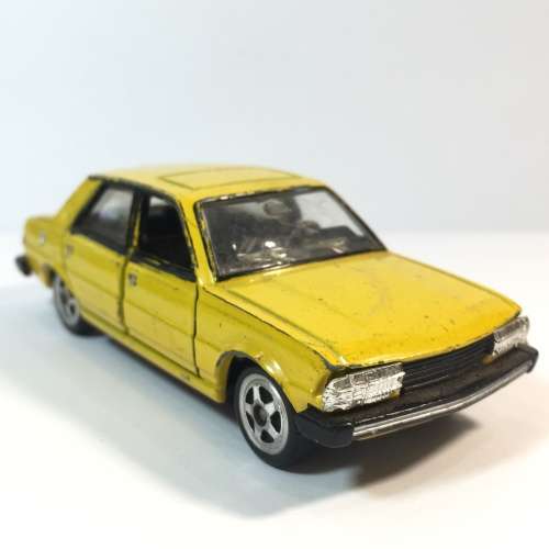 Mebetoys Peugeot 305 model toy car