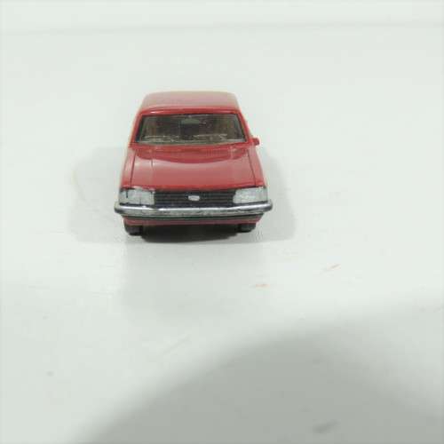 Lot of 4 HO scale plastic model cars