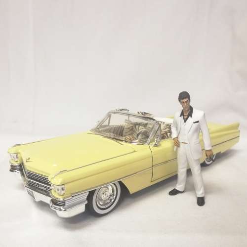 Jada Toys Scarface 1963 Cadillac DeVille model car with figurine - scale 1/18