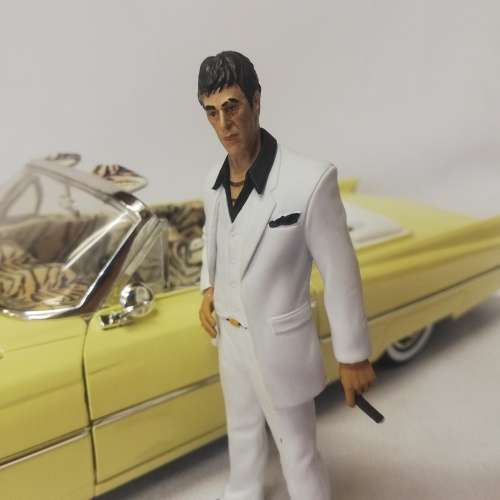 Jada Toys Scarface 1963 Cadillac DeVille model car with figurine - scale 1/18