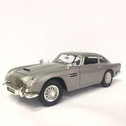 James Bond 007 Aston Martin Lagonda Superleggera model car - scale 1/18 - Joyride Studios