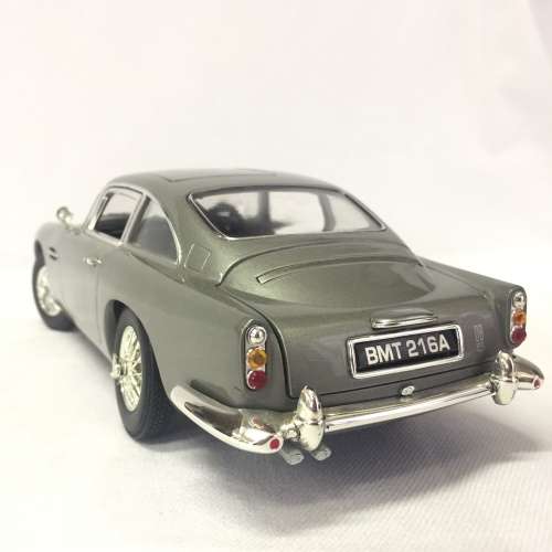 James Bond 007 Aston Martin Lagonda Superleggera model car - scale 1/18 - Joyride Studios