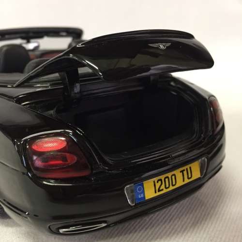 Bburago Bentley Continental Supersports convertible ISR model car - scale 1/18
