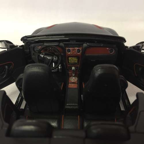 Bburago Bentley Continental Supersports convertible ISR model car - scale 1/18