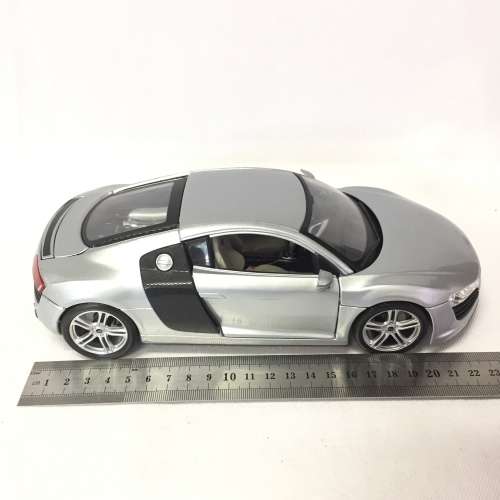 Maisto Audi R8 model car - scale 1/18
