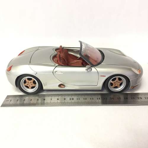 Maisto Porsche Boxster model car - scale 1/18