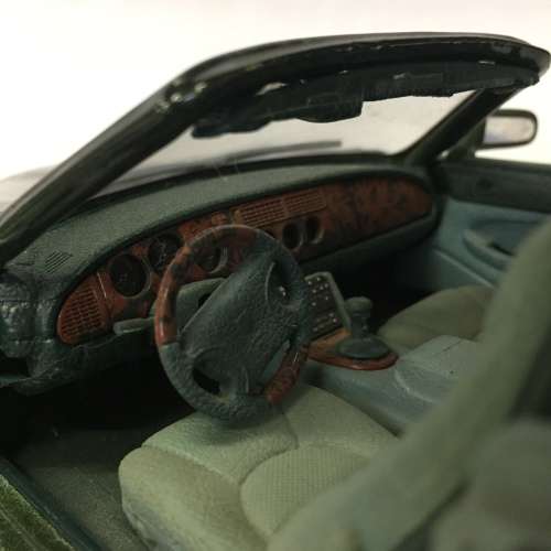 Maisto Jaguar XK8 model car - scale 1/18