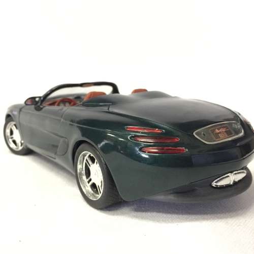 Maisto Mustang Mach III model car - scale 1/18 - missing mirror