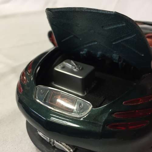 Maisto Mustang Mach III model car - scale 1/18 - missing mirror