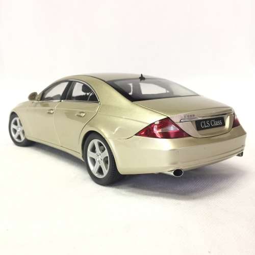 Kyosho Mercedes-Benz CLS500 model car - scale 1/18