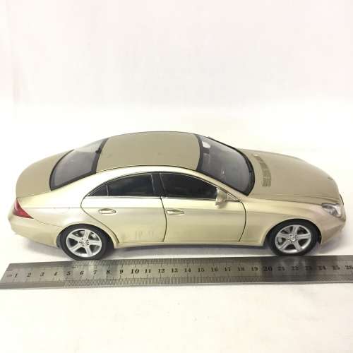 Kyosho Mercedes-Benz CLS500 model car - scale 1/18