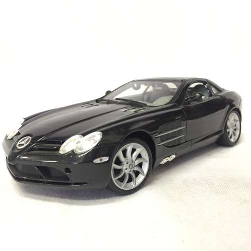 Maisto Mercedes-Benz SLR McLaren model car - scale 1/18