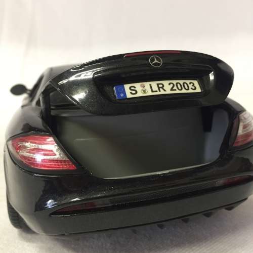 Maisto Mercedes-Benz SLR McLaren model car - scale 1/18