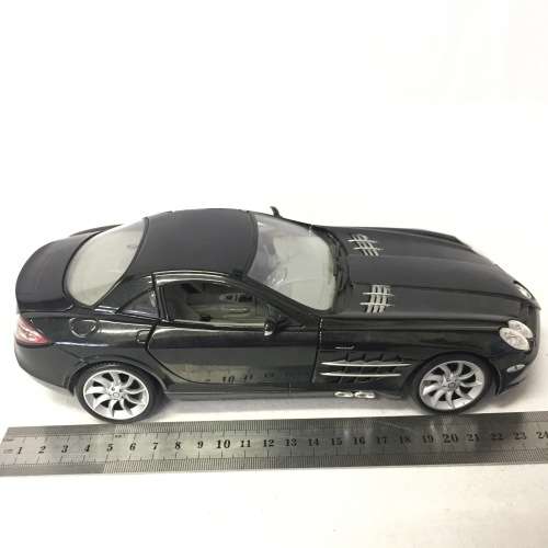 Maisto Mercedes-Benz SLR McLaren model car - scale 1/18