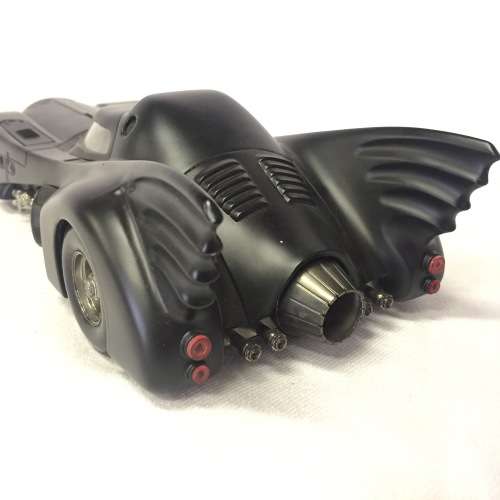 Hot Wheels Batmobile ''Batman Returns'' model car - scale 1/18
