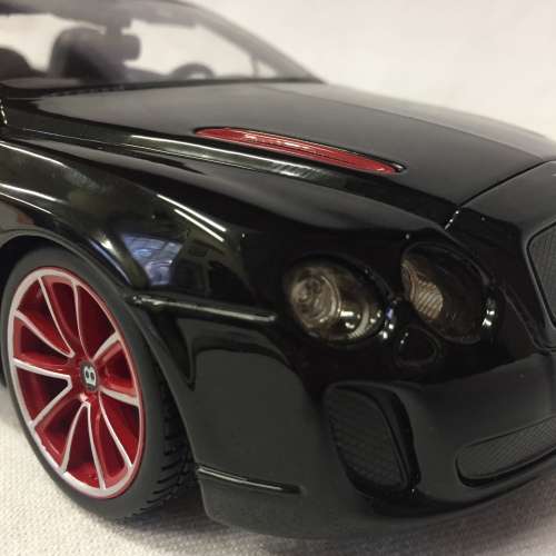 Bburago Bentley Continental Supersports convertible ISR model car - scale 1/18