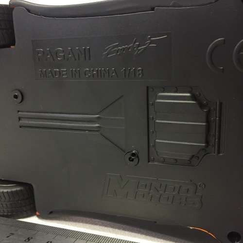 Mondo Motors Pagani Zonda F supercar model car - one mirror missing - scale 1/18