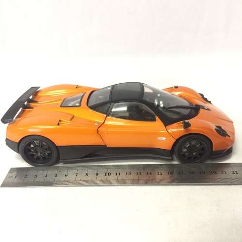 Mondo Motors Pagani Zonda F supercar model car - one mirror missing - scale 1/18