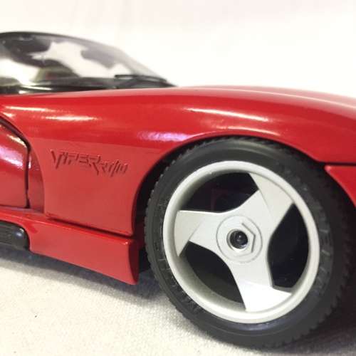 Bburago Dodge Viper RT/10 model car - scale 1/18