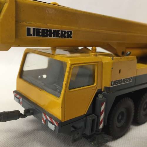 Conrad # 2087 Liebherr LTM 1090 die-cast mobile crane construction model - scale 1/50