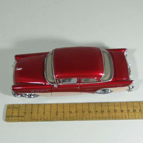 Maisto 1955 Buick Century model car - Scale 1/26 - Pro Rodz