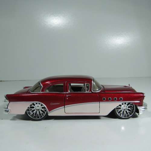 Maisto 1955 Buick Century model car - Scale 1/26 - Pro Rodz