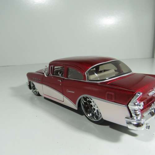 Maisto 1955 Buick Century model car - Scale 1/26 - Pro Rodz