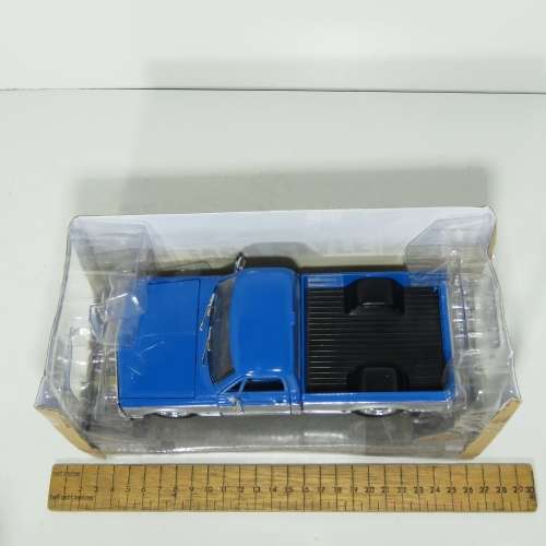 Jada 1972 Chevy Cheyenne pickup model car - Big Time Customs - Scale 1/24 - In box