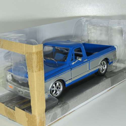 Jada 1972 Chevy Cheyenne pickup model car - Big Time Customs - Scale 1/24 - In box