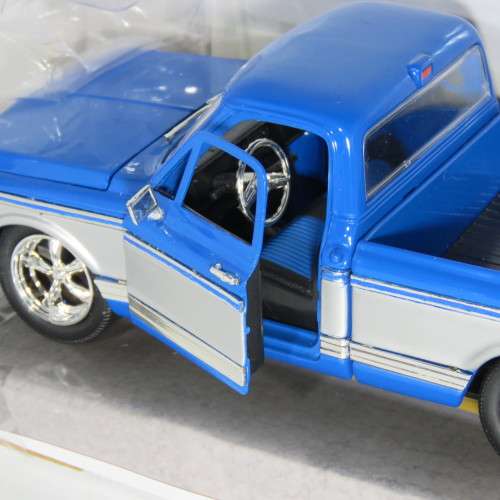 Jada 1972 Chevy Cheyenne pickup model car - Big Time Customs - Scale 1/24 - In box