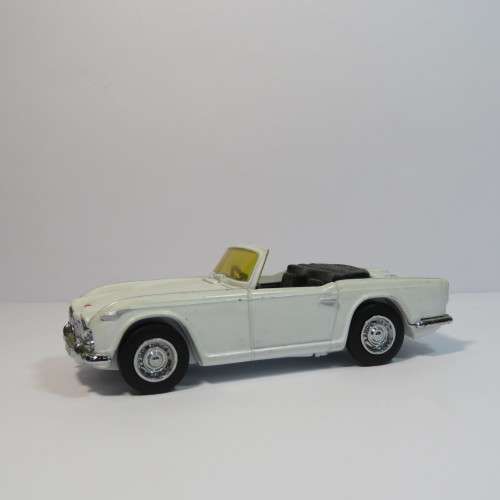 Matchbox Dinky 1965 Triumph TR4 A - IRS model car - 1990 issue