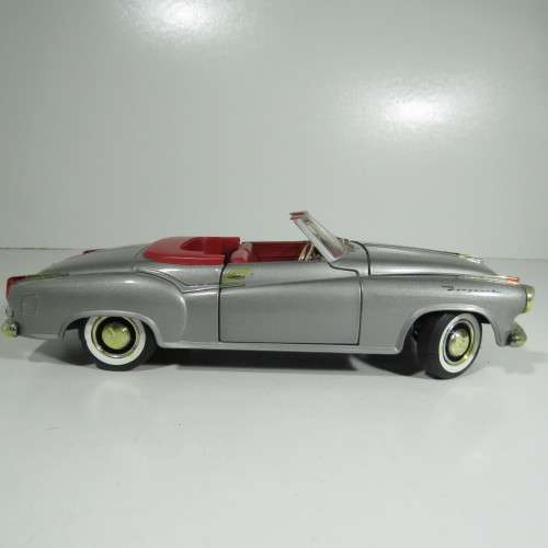 Revell Borgward Isabella model car - Scale 1/18