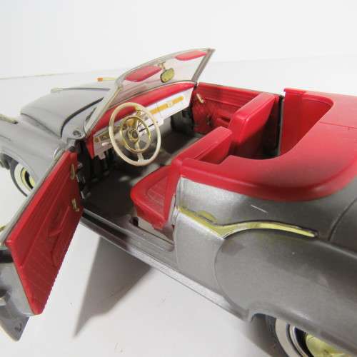 Revell Borgward Isabella model car - Scale 1/18