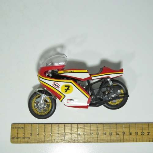 Polistil Suzuki Texaco #7 Barry Sheene grand prix motorcycle model - Scale 1/15