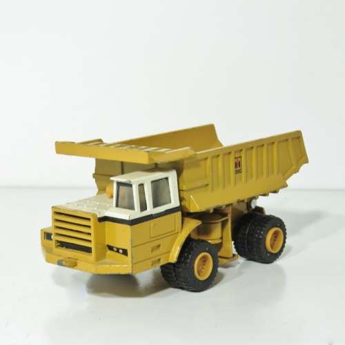 ERTL International Harvester dump truck die-cast construction model