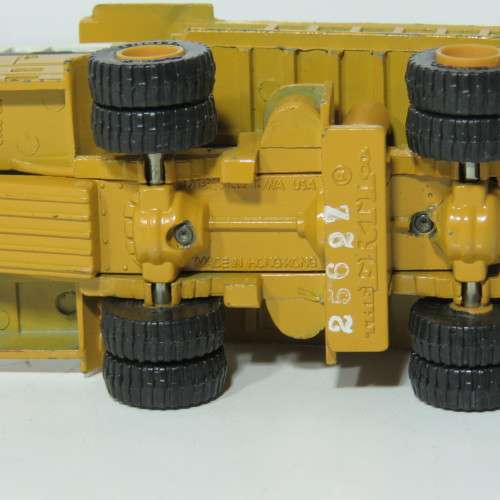 ERTL International Harvester dump truck die-cast construction model