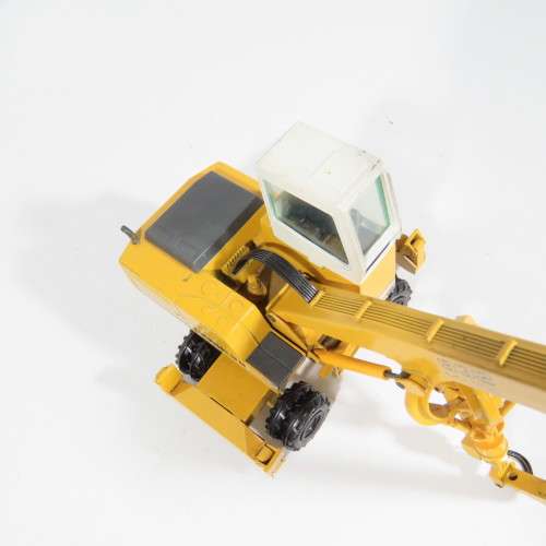 Conrad #2832 Liebherr 932 Litronic excavator with grapple die-cast construction model - Scale 1/50