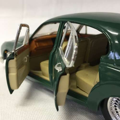 Maisto 1959 Jaguar Mark II model car - scale 1/18