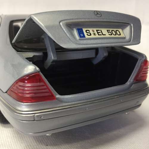 Maisto Mercedes-Benz  S-class SEL500 model car - scale 1/18