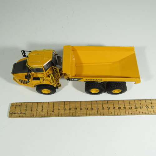 Volvo A40 D Articulated dump truck die-cast construction model - Scale 1/50 - Rear wheels repaired