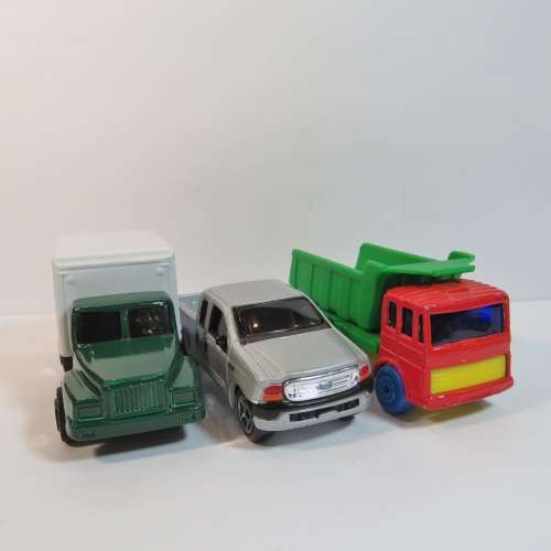 Lot of 10 Realtoy and Maisto toy cars