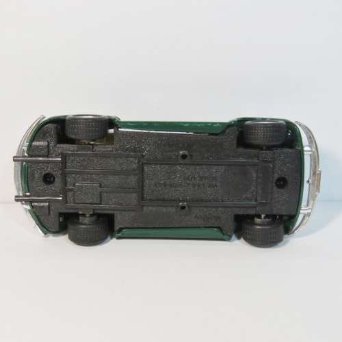 Maisto Volkswagen 1303 Beetle Cabriolet model car - Scale 1/36